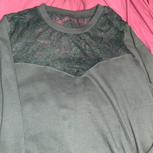 Emery Rose Plus Size Lace Pullover Top Casual Lightweight Fem Emerald Green NEW - Picture 3 of 8